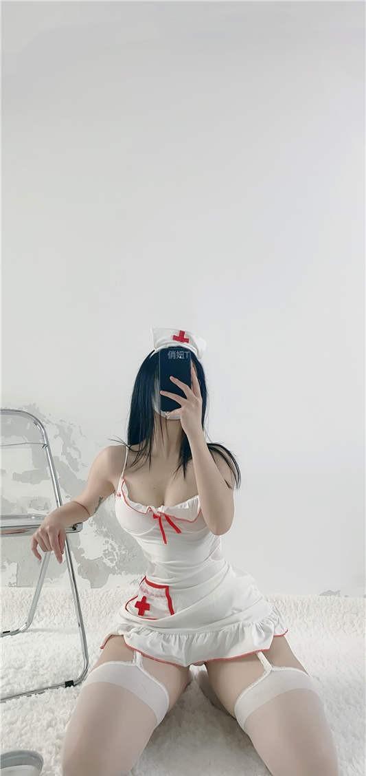 俏妞qiaoniuTT - 护士姐姐 [18P/45MB]