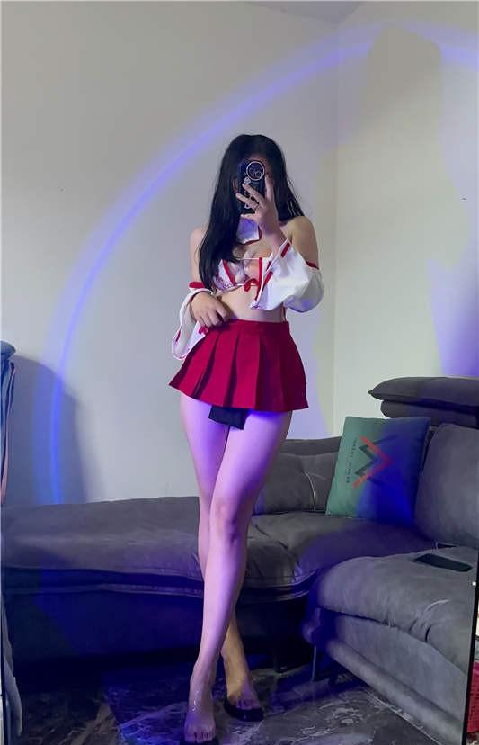 秋不吃鱼 - 红色超短 [35P/62MB]
