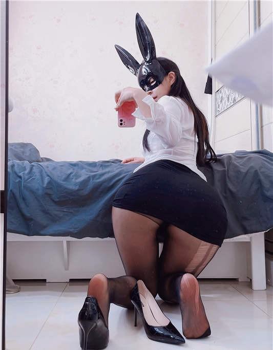 姐姐_LaLion - 臣服女王 [9P/29MB]